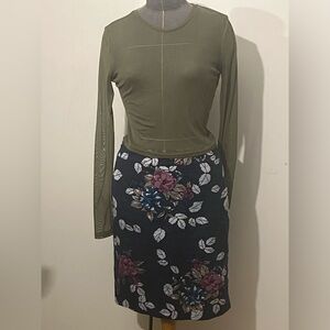 Women’s a-line Ann Taylor skirt with floral pattern. Blouse not included.